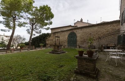 Historic Villa for sale Filottrano, Marche, Image 2/32