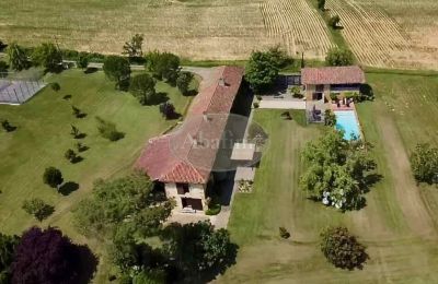 Historic property for sale Mirande, Occitania, Property location