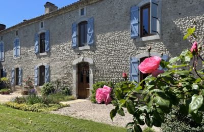 Manor House for sale Vic-en-Bigorre, Occitania, Image 2/20