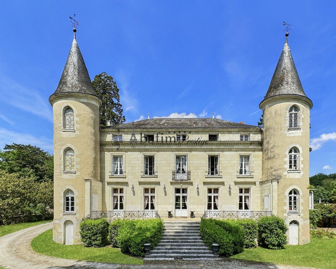 Photos Château in Southwestern Loire Valley