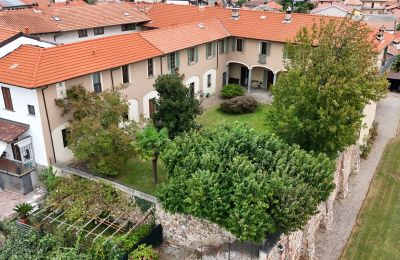 Manor House Pombia, Piemont