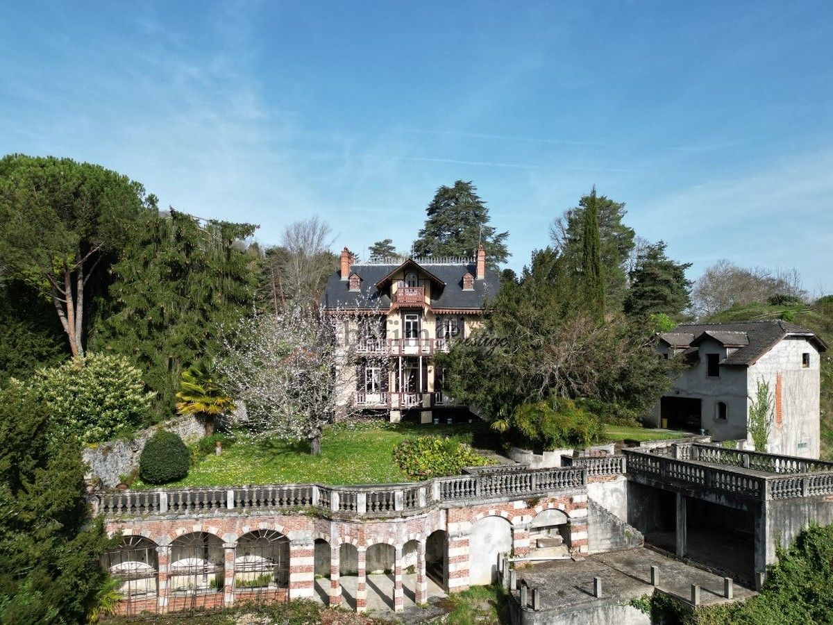 Photos French manor in Hautes-Pyrénées