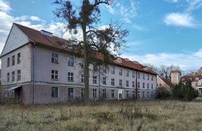 Castle for sale Dobrocin, Pałac w Dobrocinie, Warmian-Masurian Voivodeship, Outbuilding