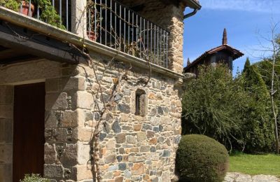 Farmhouse for sale Melide, Cabazás, Galicia, Refurbished Facade