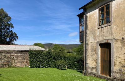 Farmhouse for sale Moeche, Sta Cruz de Moeche, Galicia, Patio delantero