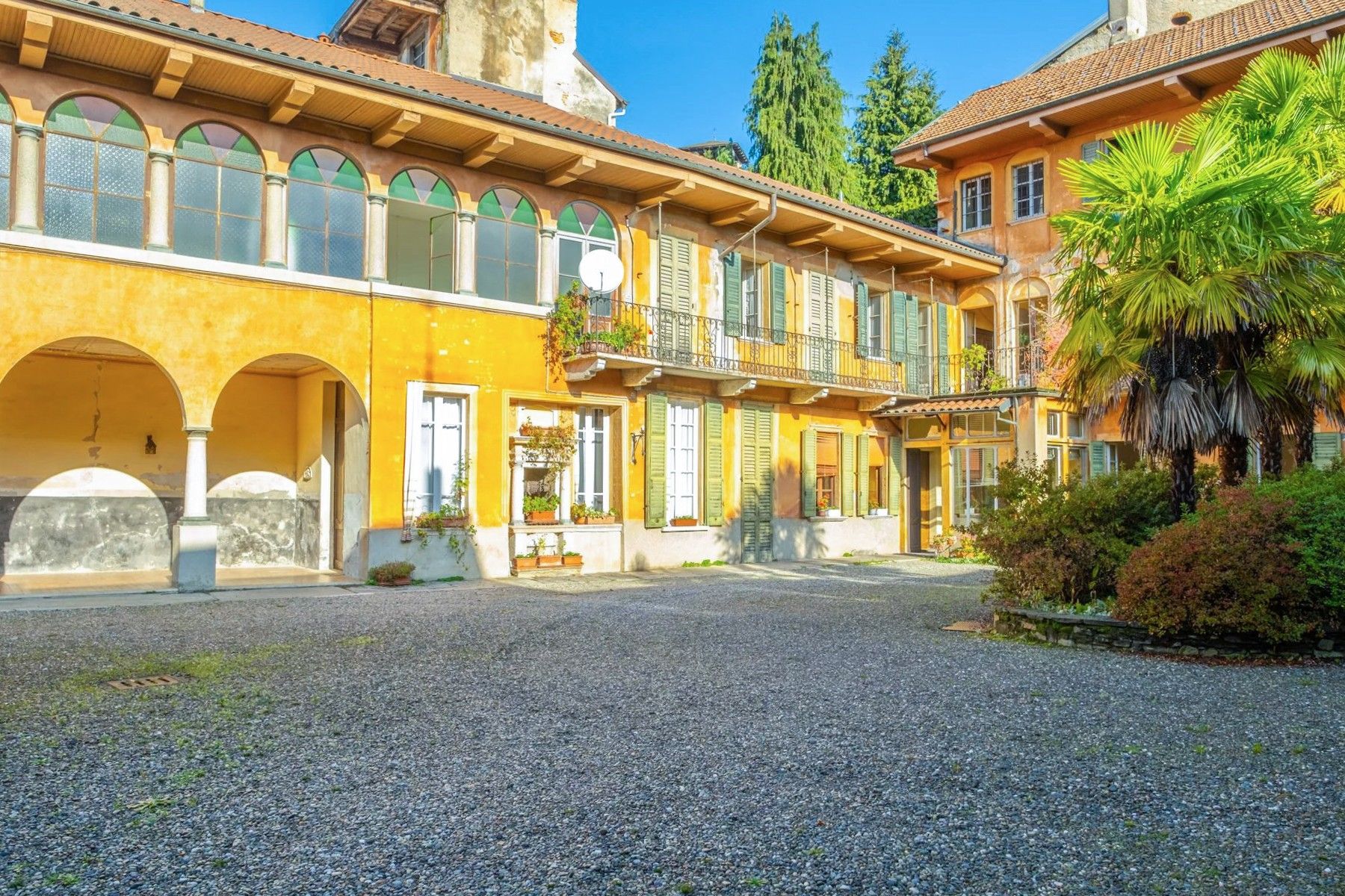 Photos Historic Lake Orta property in Miasino