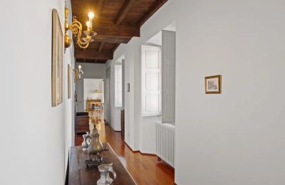 Historic Villa for sale Miasino, Piemont, Floor