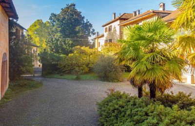 Historic Villa for sale Miasino, Piemont, Courtyard