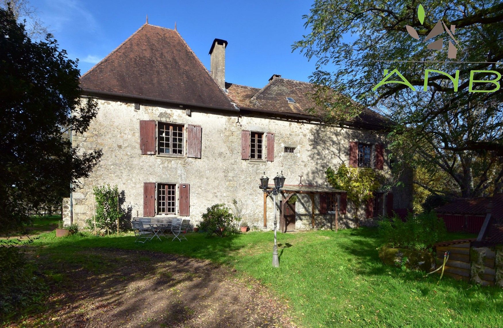 Photos French country estate with equestrian facilities