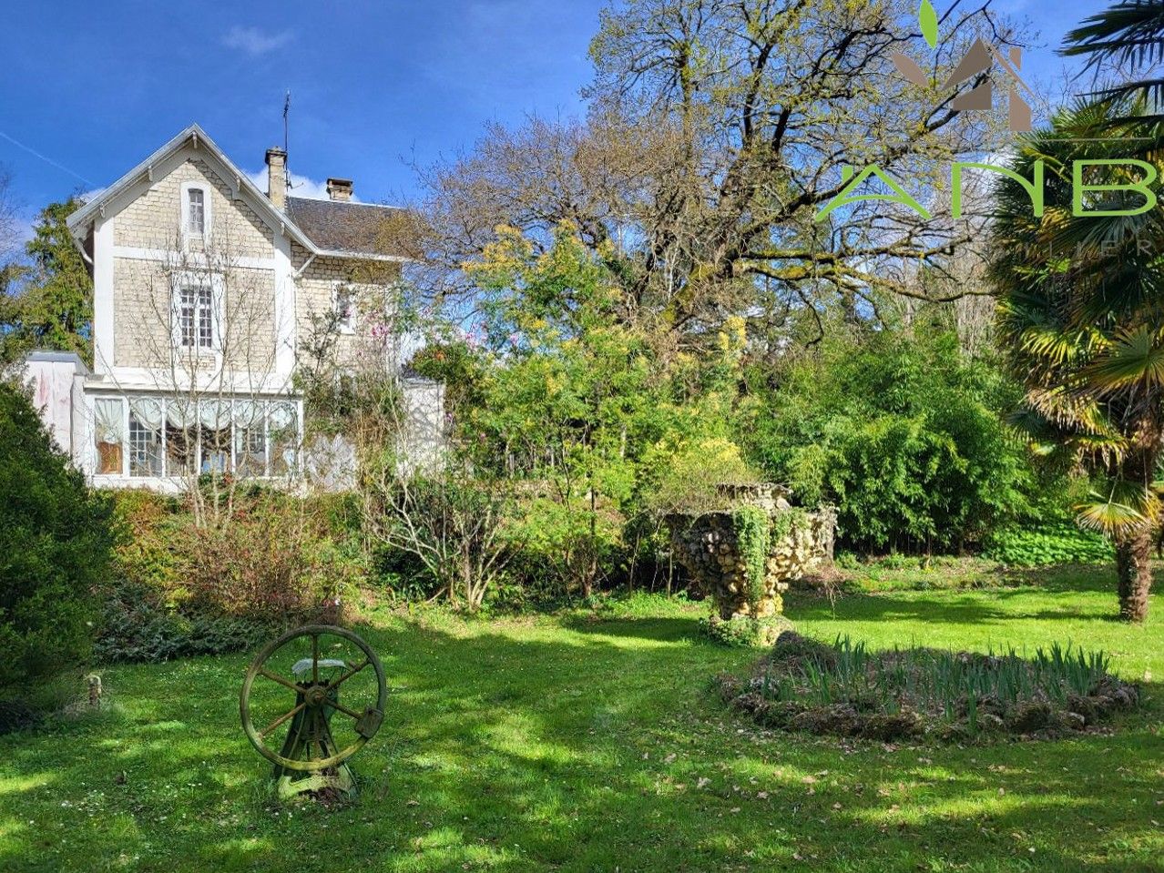 Photos Historic country home with garden, Charente-Maritime