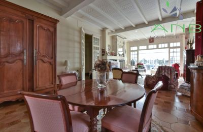 Historic Villa for sale Bussac-sur-Charente, New Aquitaine, Image 4/33