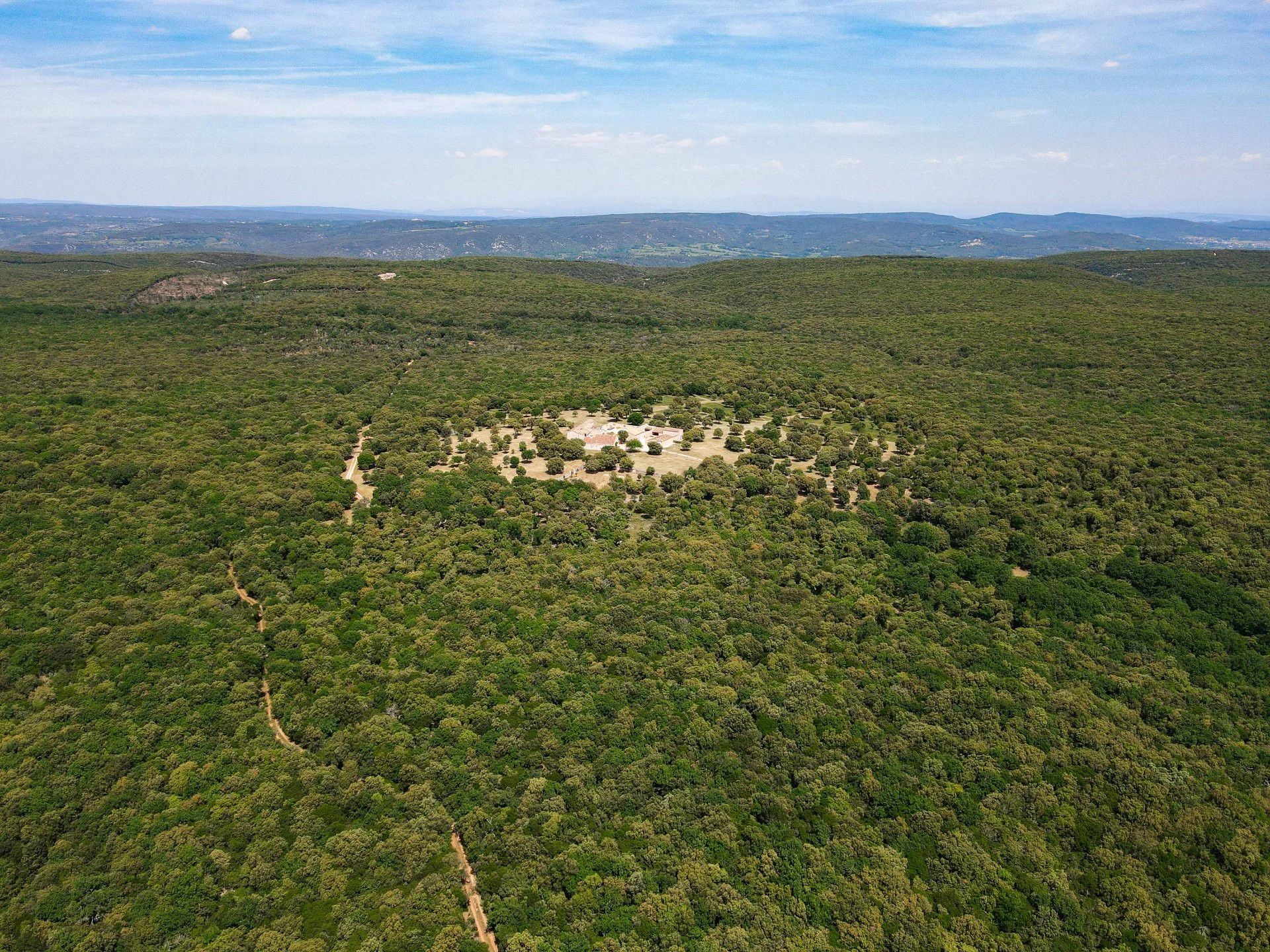 Photos Extraordinary private property in Provence on 35200 acres