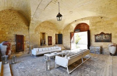 Castle for sale Uzès, Occitania, Image 28/45