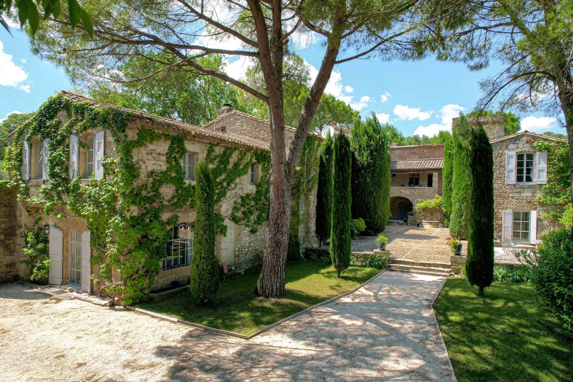 Photos Provençal country house near Uzès