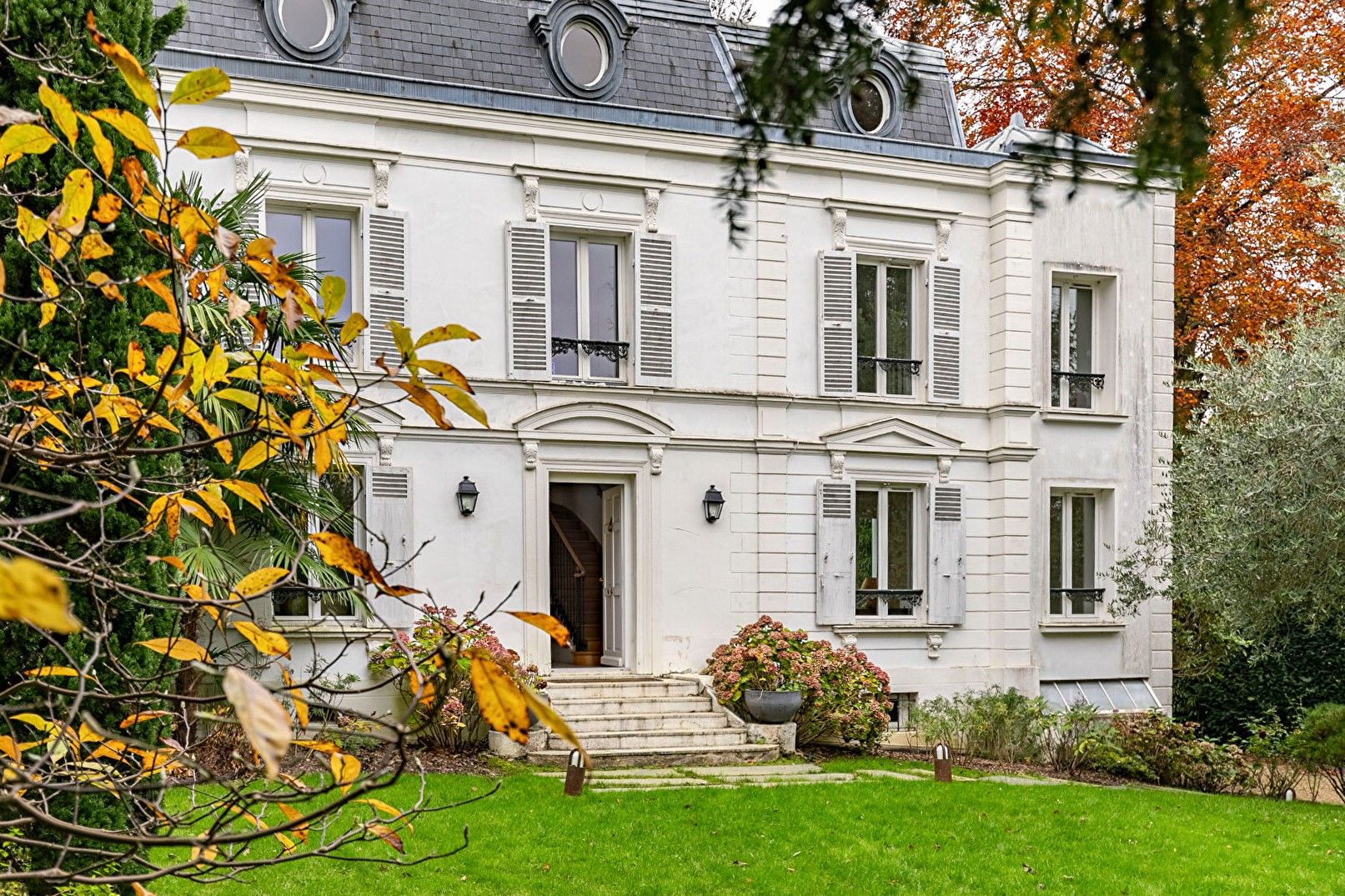 Photos Historic villa in the Paris metropolitan area