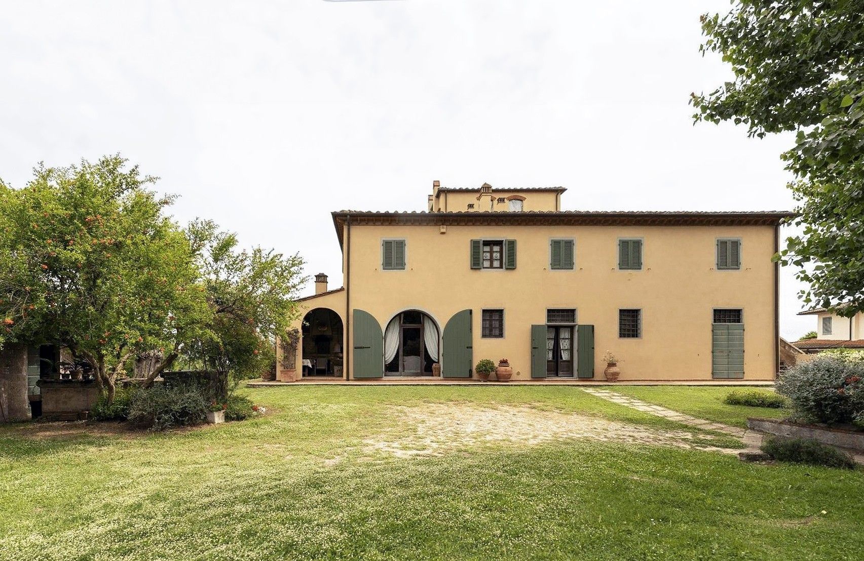 Photos Restored Tuscan Country House with Large Plot of Land