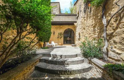 Historic property Vers-Pont-du-Gard, Occitania