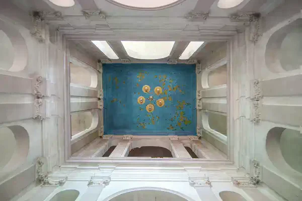 Historic properties, 30 years of commitment to manor houses