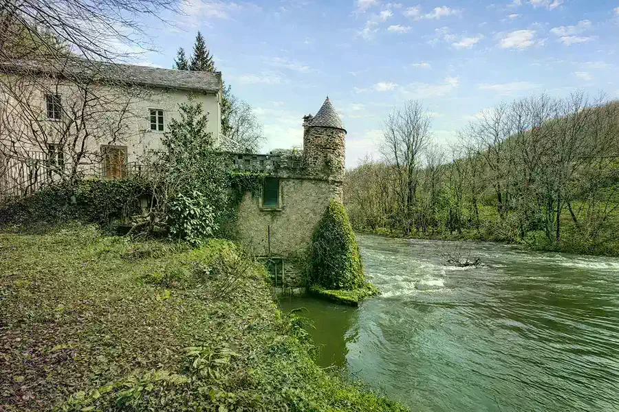 Historic properties, A mill, a waterfall, twenty years