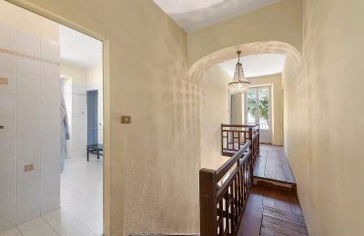 Historic Villa for sale 28824 Oggebbio, Piemont, Staircase