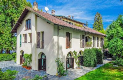 Historic Villa for sale Castelletto Sopra Ticino, Piemont, Side view