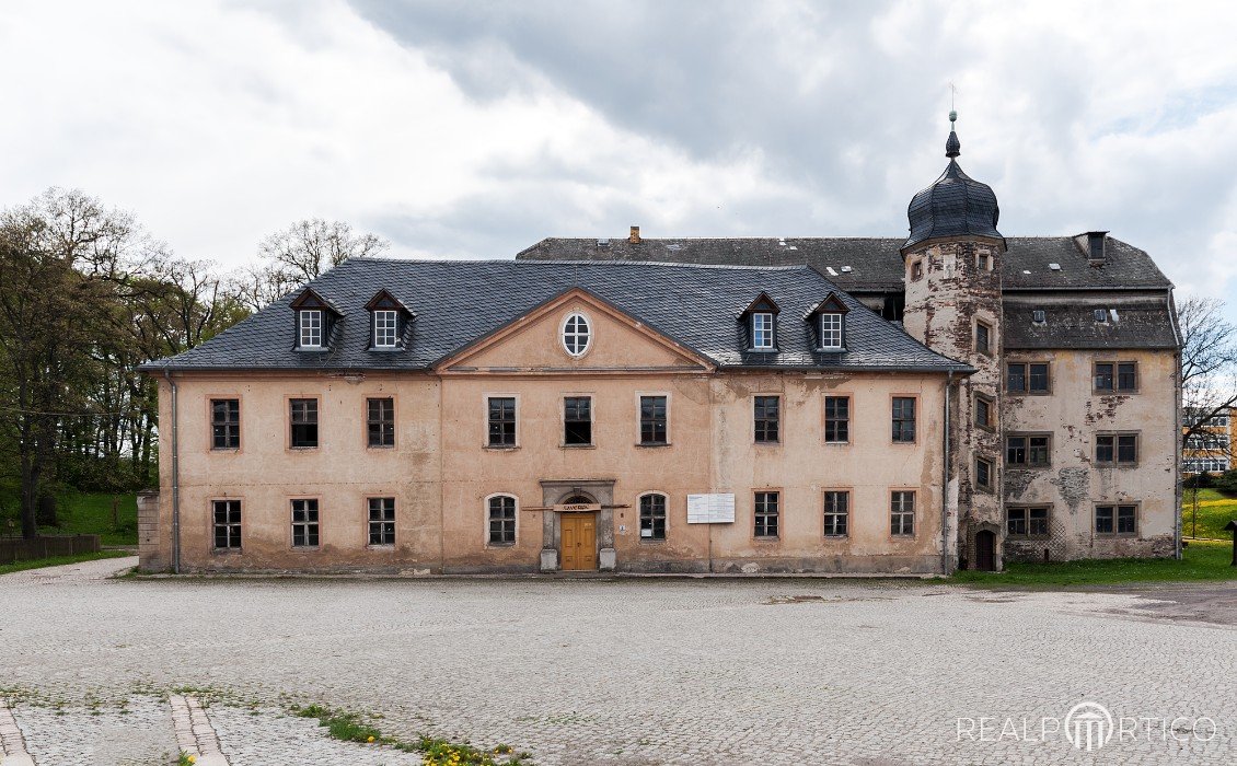 Manor in Knau, Knau