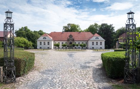 /pp/cc_by/thumb-deutschland-brandenburg-diedersdorf-herrenhaus.jpg