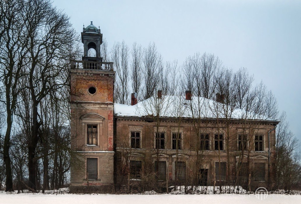 Manor in Saatel, Vorpommern-Rügen District, Saatel