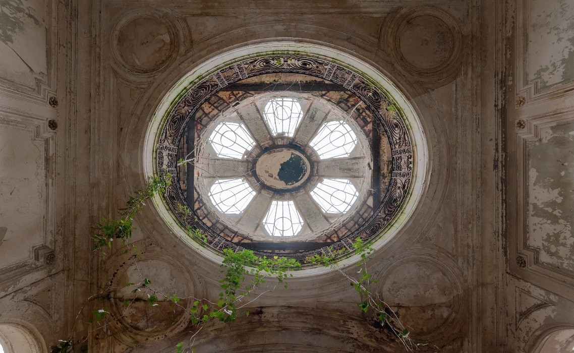 Abandoned Château in France: Villa Waddington, Saint-Germain-sur-Avre