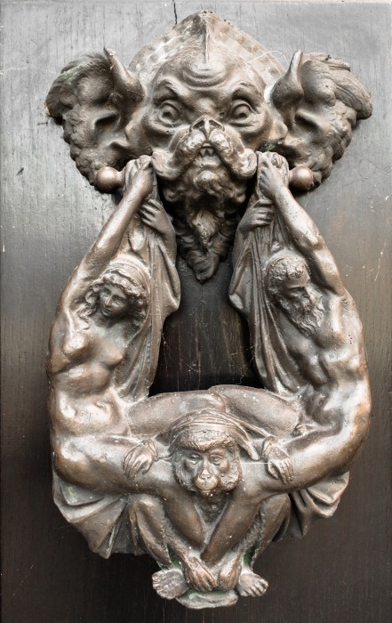 Castle in Ciążeń: Historical Door Knocker, Ciążeń