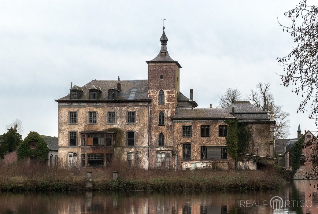 Moated Castle Borgwal in Vurste, Vurste