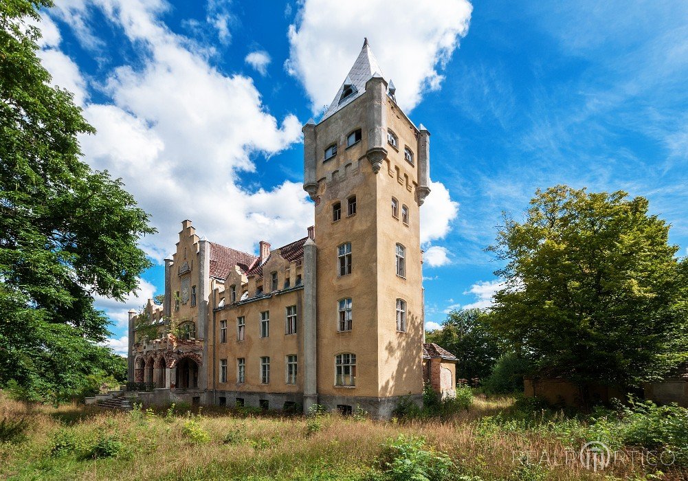 Manor in Dobrowo, Dobrowo