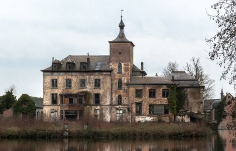  - Moated Castle Borgwal in Vurste