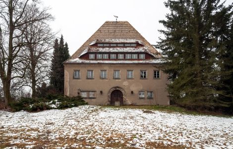 /pp/cc_by_sa/thumb-deutschland-sachsen-grillenburg-mutschmannvilla.jpg