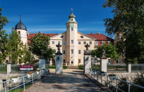 /pp/cc_by_sa/thumb-deutschland-sachsen-hermsdorf-schloss.jpg