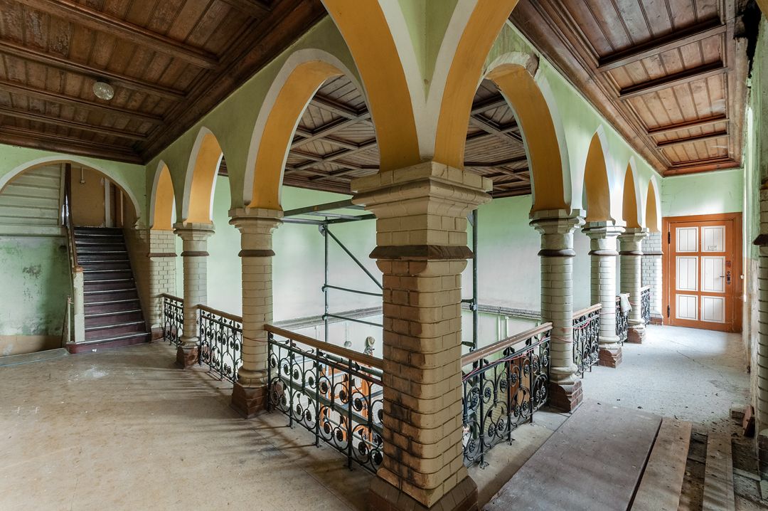 Entrance hall Spoitgendorf with columns