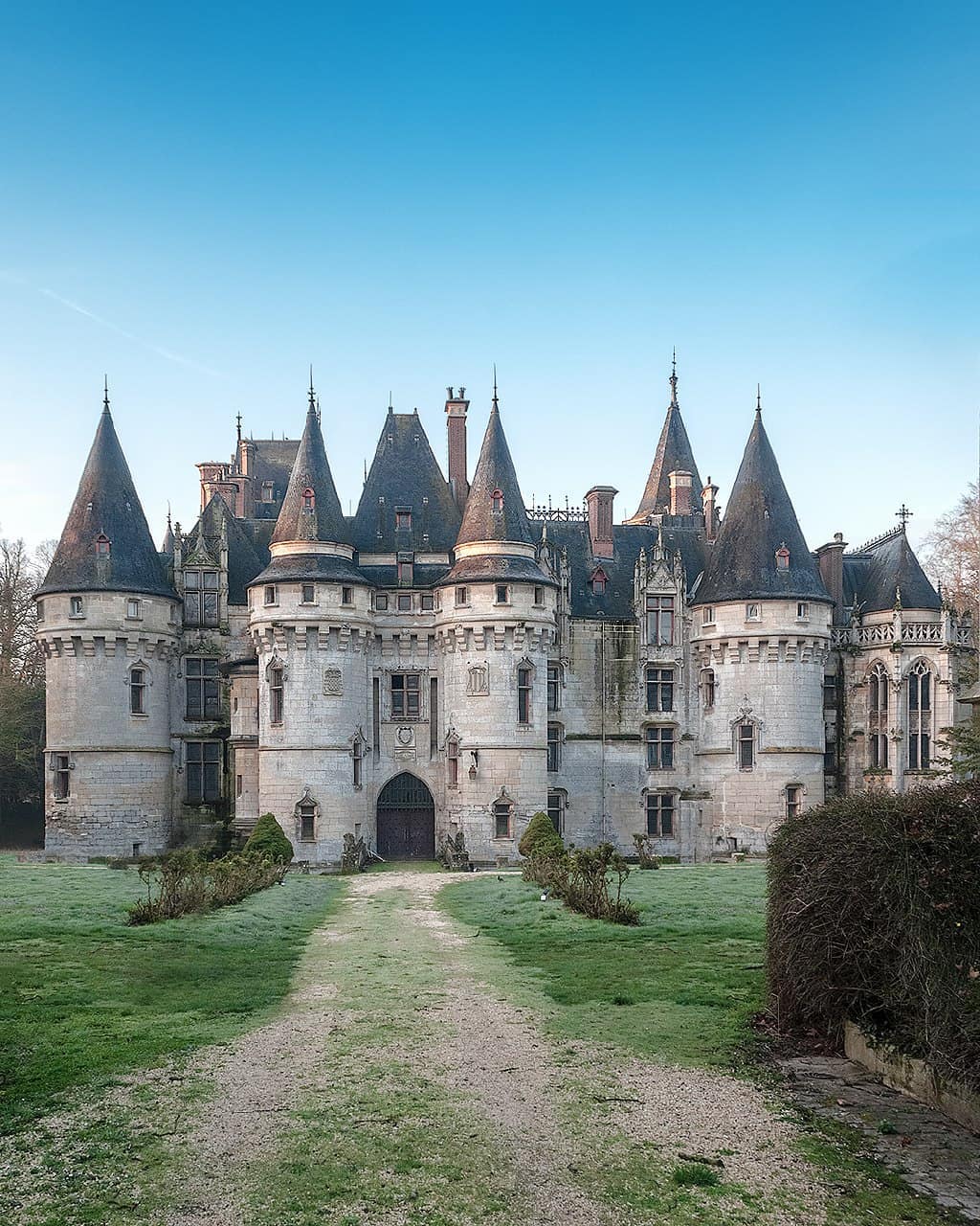 French Castle Vigny, Front view